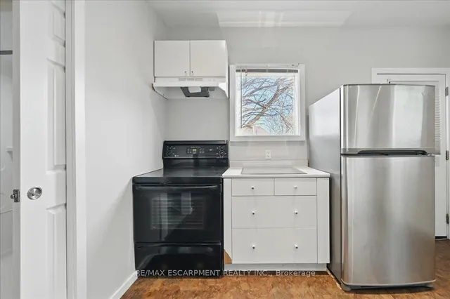 Additional property image - 15 Huron St