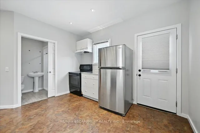 Additional property image - 15 Huron St