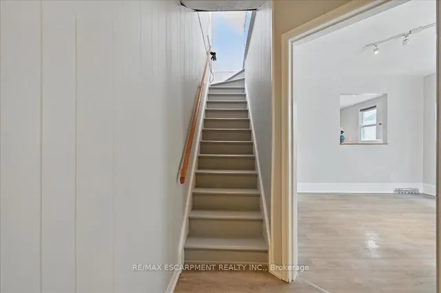 Additional property image - 15 Huron St