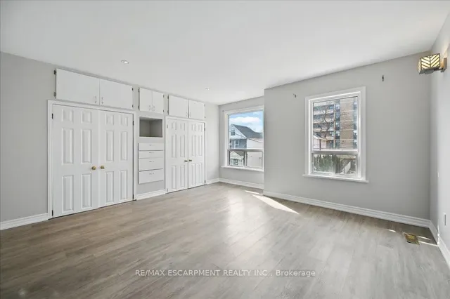 Additional property image - 15 Huron St