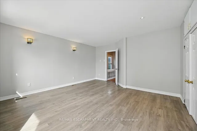 Additional property image - 15 Huron St