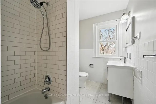 Additional property image - 15 Huron St