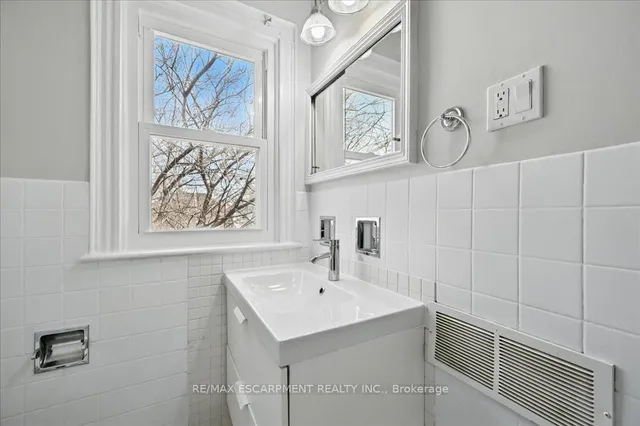 Additional property image - 15 Huron St