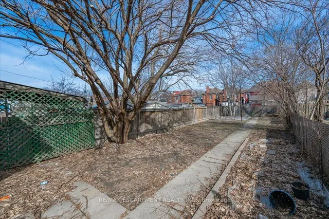 Additional property image - 15 Huron St