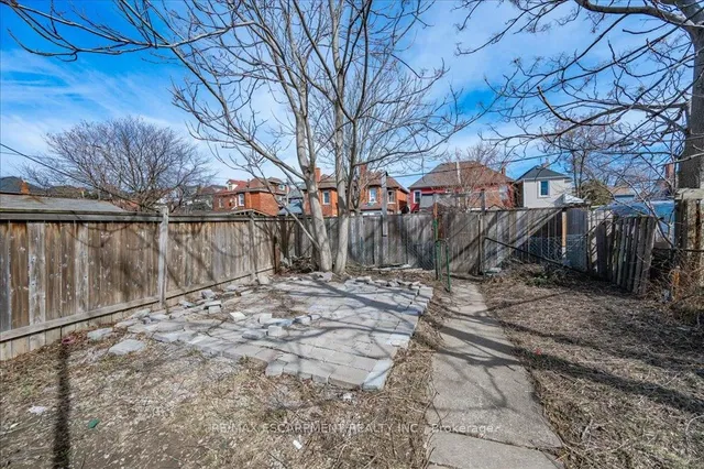 Additional property image - 15 Huron St