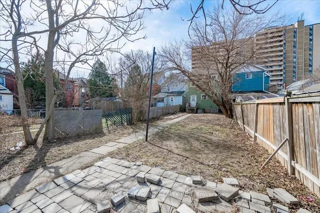 Additional property image - 15 Huron St