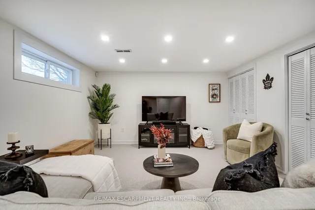 Additional property image - 157 LAURIER Ave