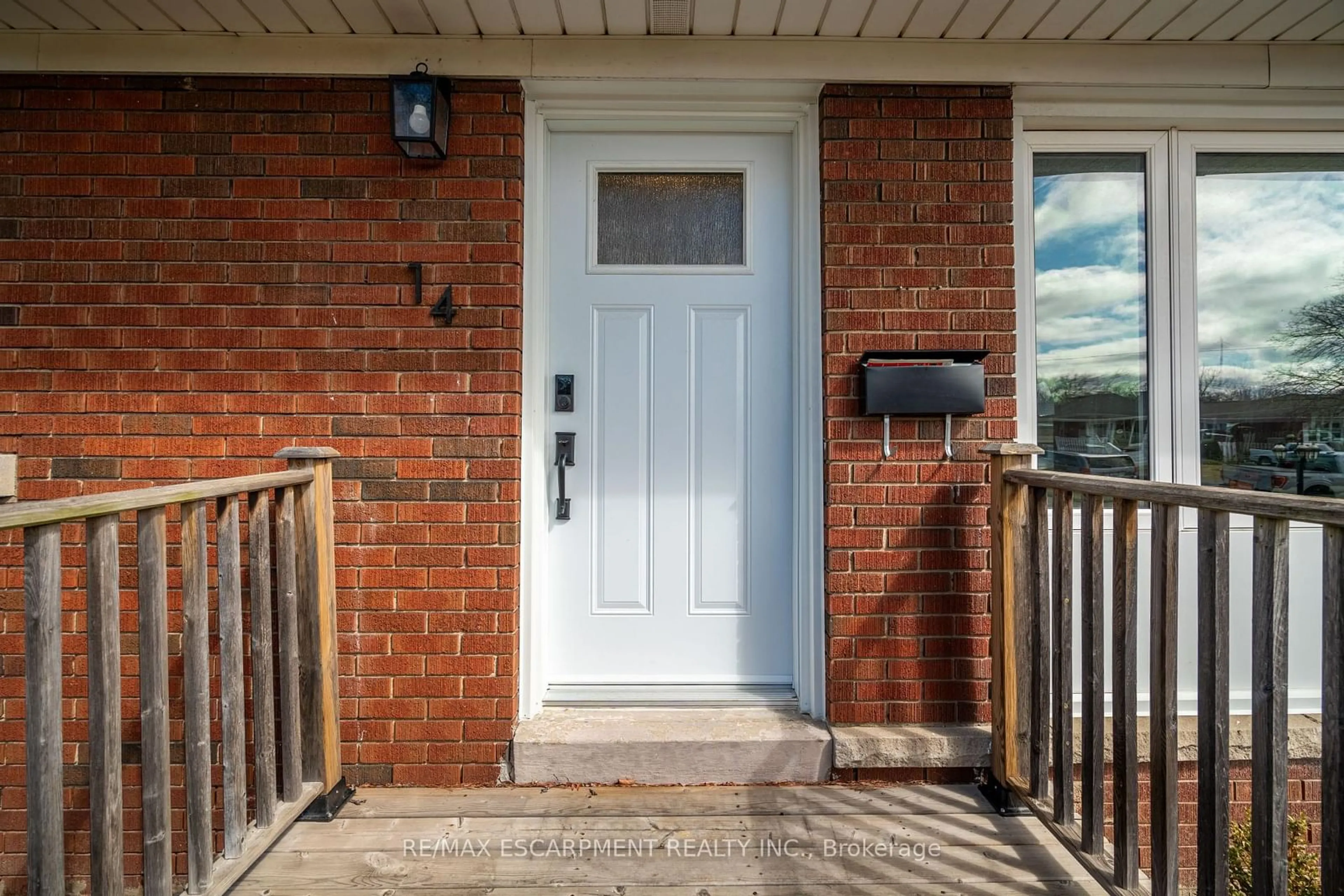 Home with brick exterior material, street for 14 Milton Rd, St. Catharines Ontario L2P 3E8