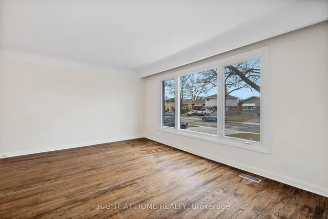 Additional image 34 of 62 Cloke Crt