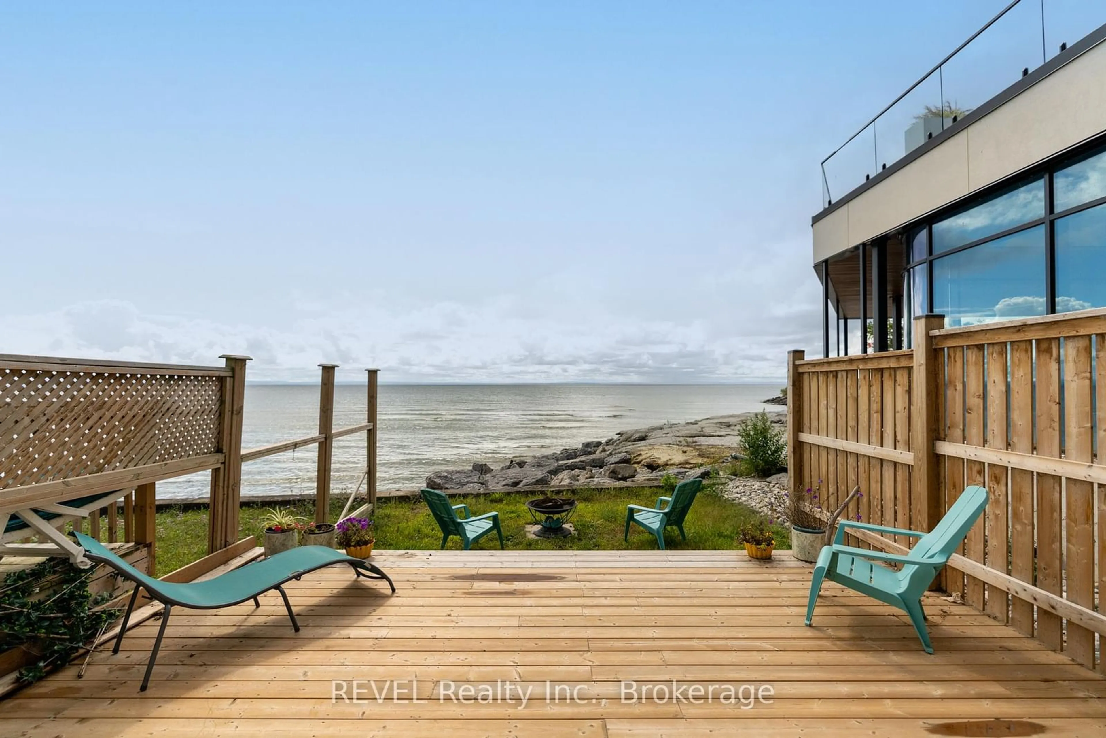 Patio, water/lake/river/ocean view for 3819 Terrace Lane, Fort Erie Ontario L0S 1B0