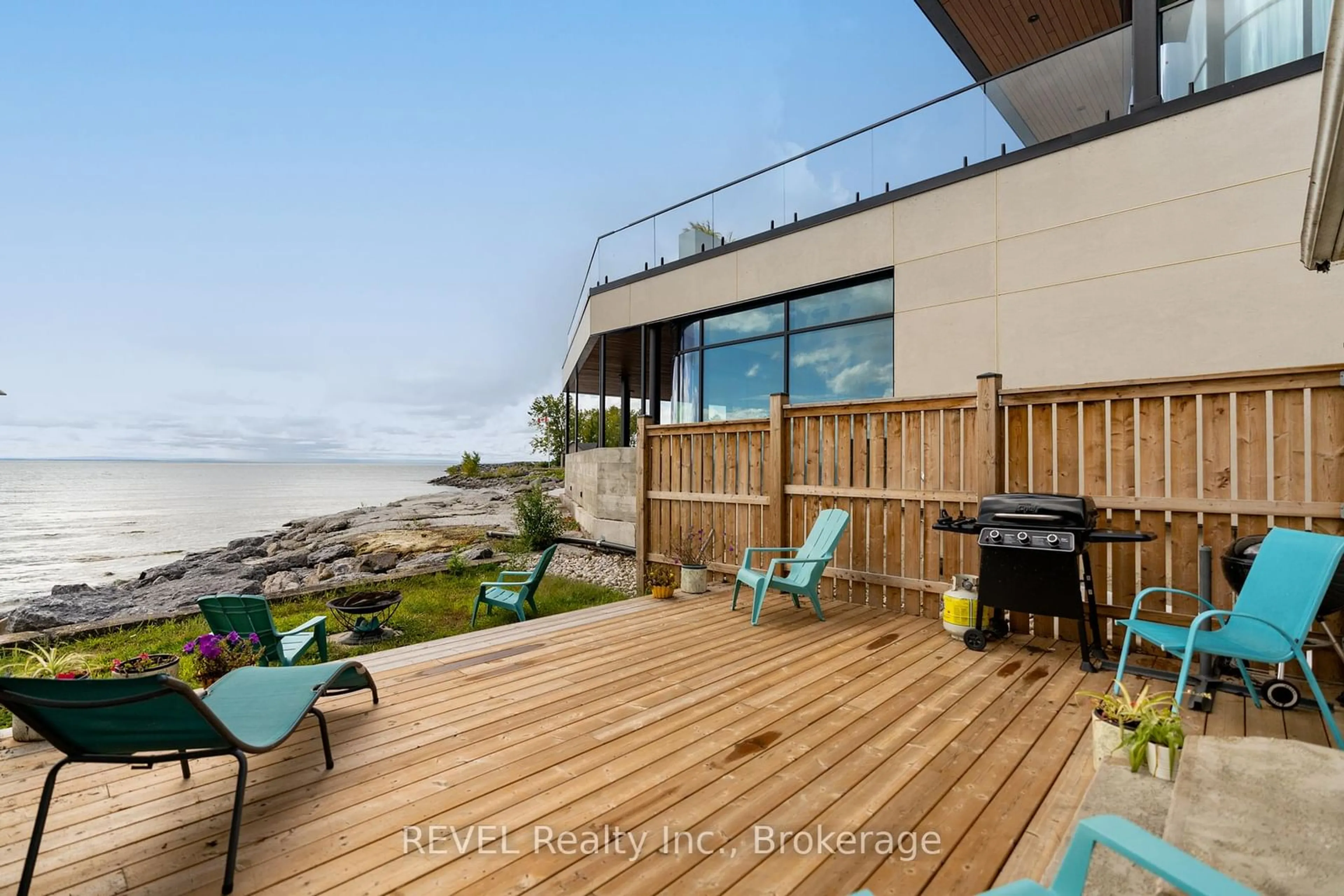 Patio, water/lake/river/ocean view for 3819 Terrace Lane, Fort Erie Ontario L0S 1B0