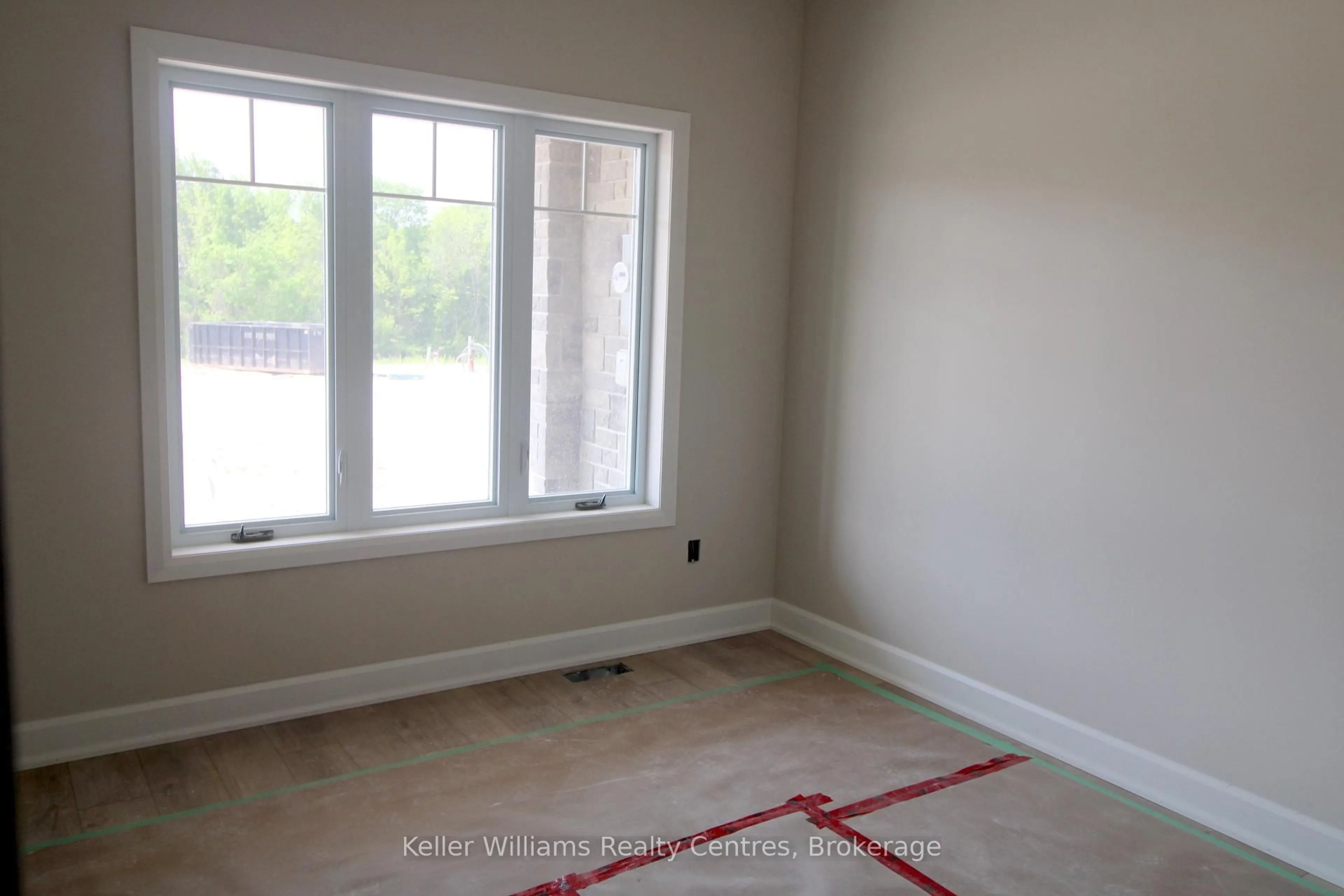A pic of a room for 738 18TH St, Hanover Ontario N4N 0C7