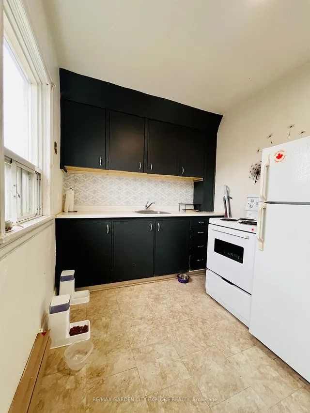 Additional property image - 515 Rennie St