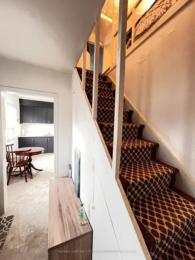 Additional property image - 515 Rennie St