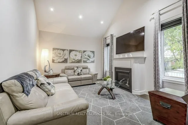 Additional property image - 35 Chaumont Dr