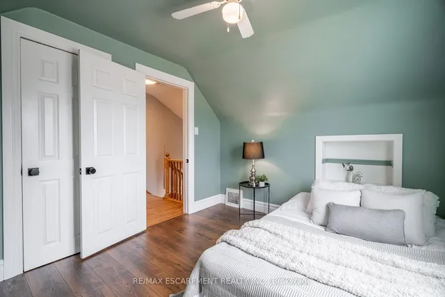 Additional property image - 277 East 18th St