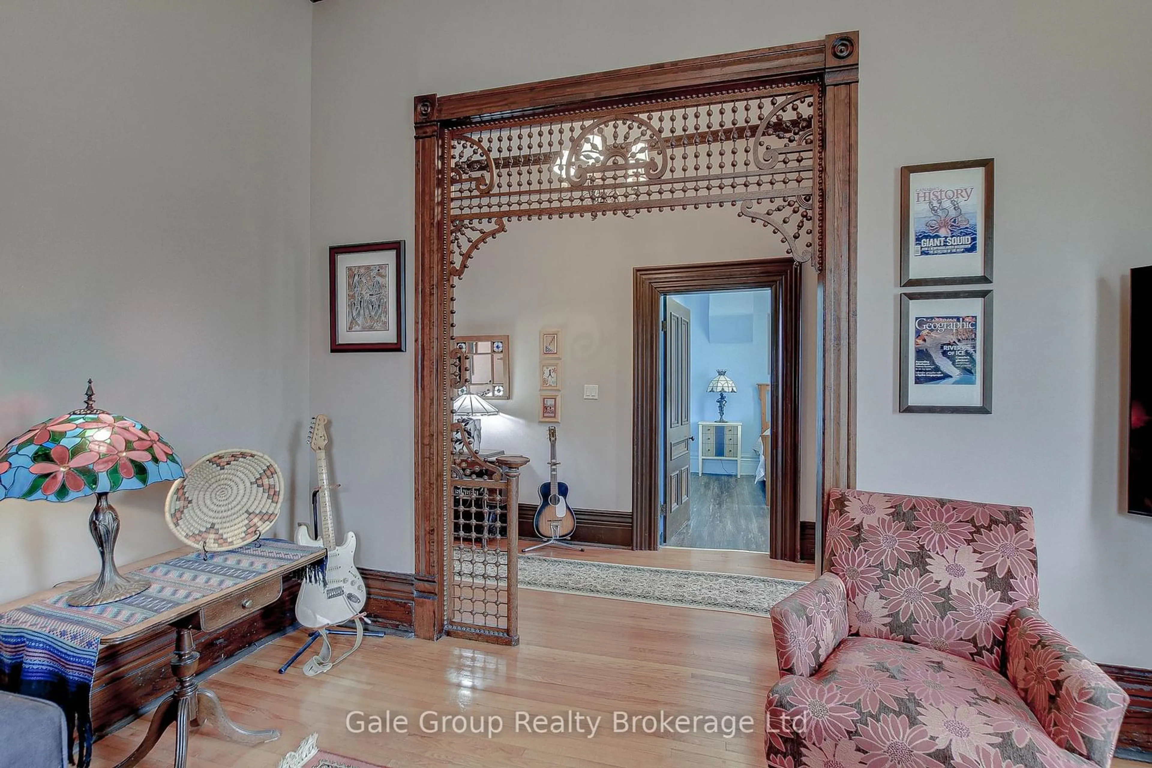 Indoor entryway for 5 Hull Rd, Strathroy-Caradoc Ontario N7G 2B7