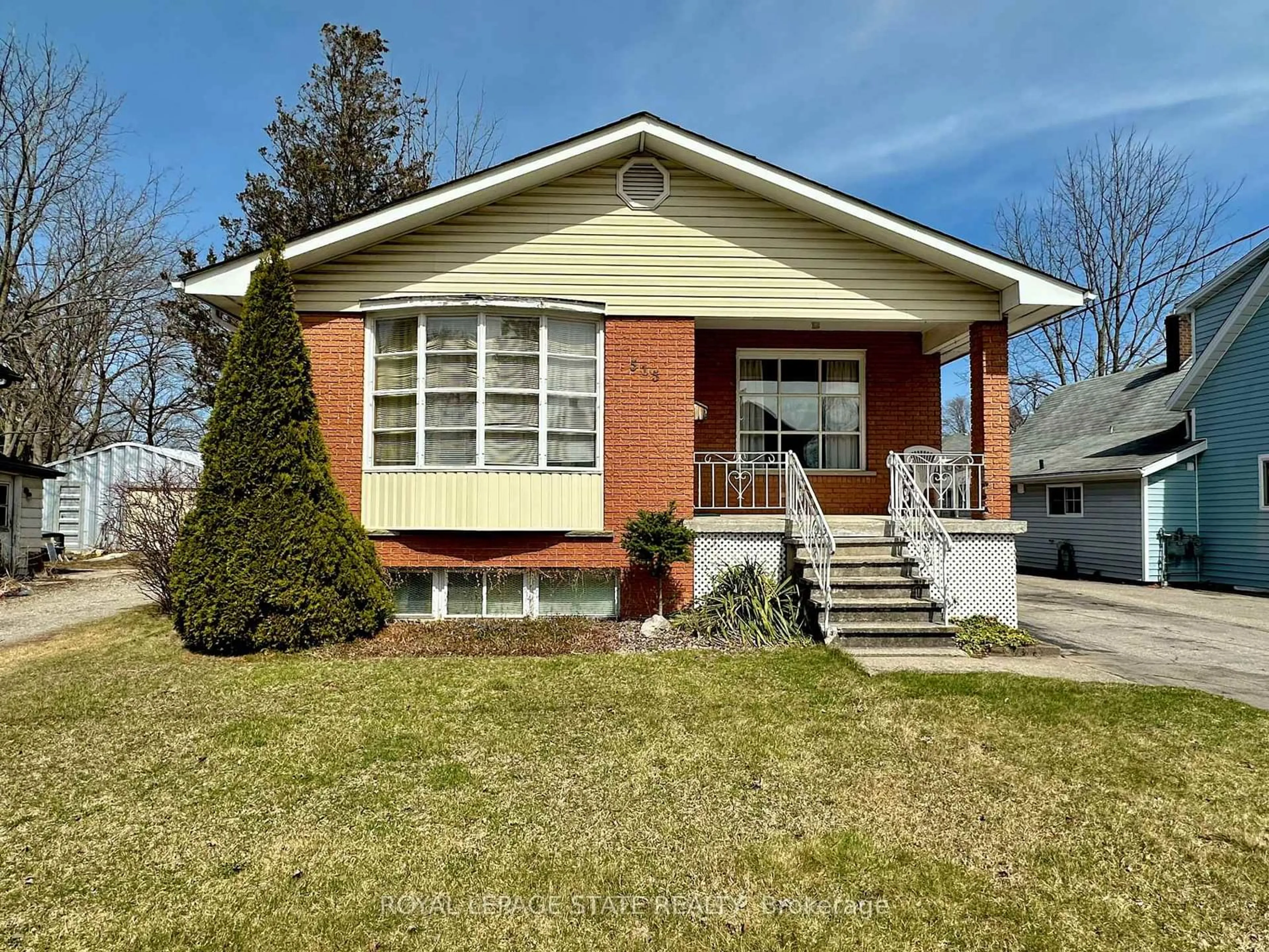 Home with brick exterior material, street for 515 Broad St, Haldimand Ontario N1A 1T6