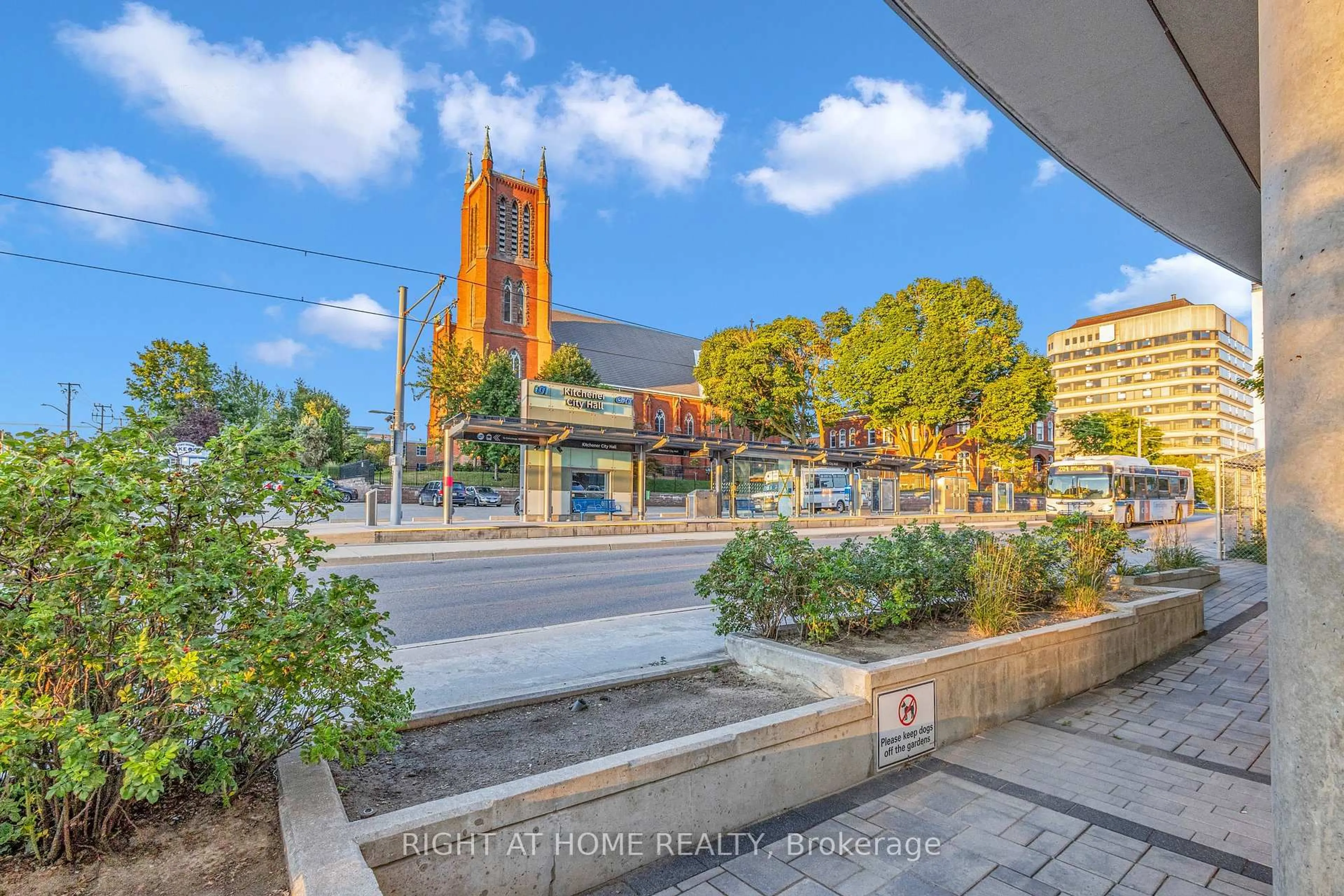 Patio, street for 85 Duke St #105, Kitchener Ontario N2H 0B7