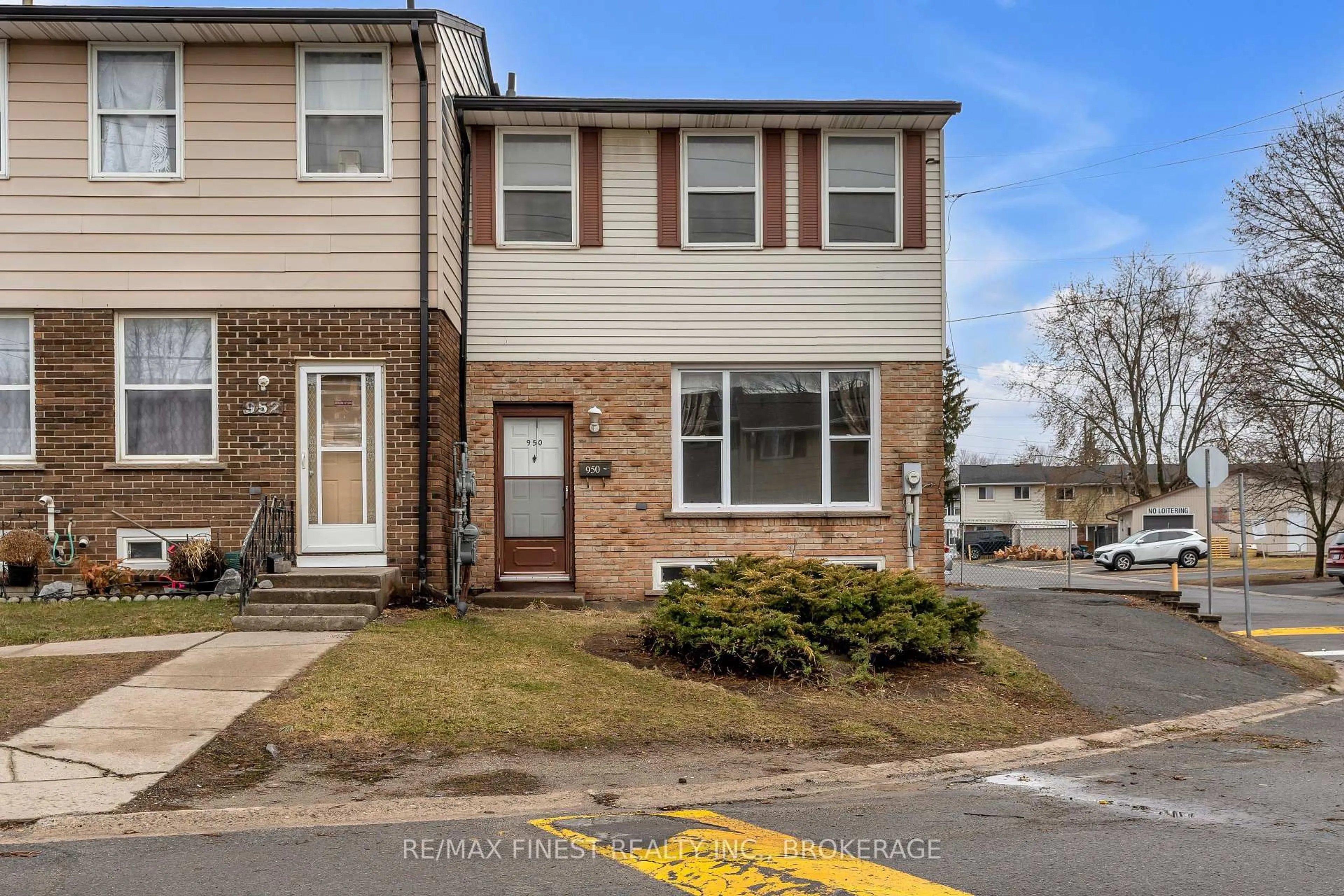 Unknown for 950 Oakview Ave, Kingston Ontario K7M 6W8