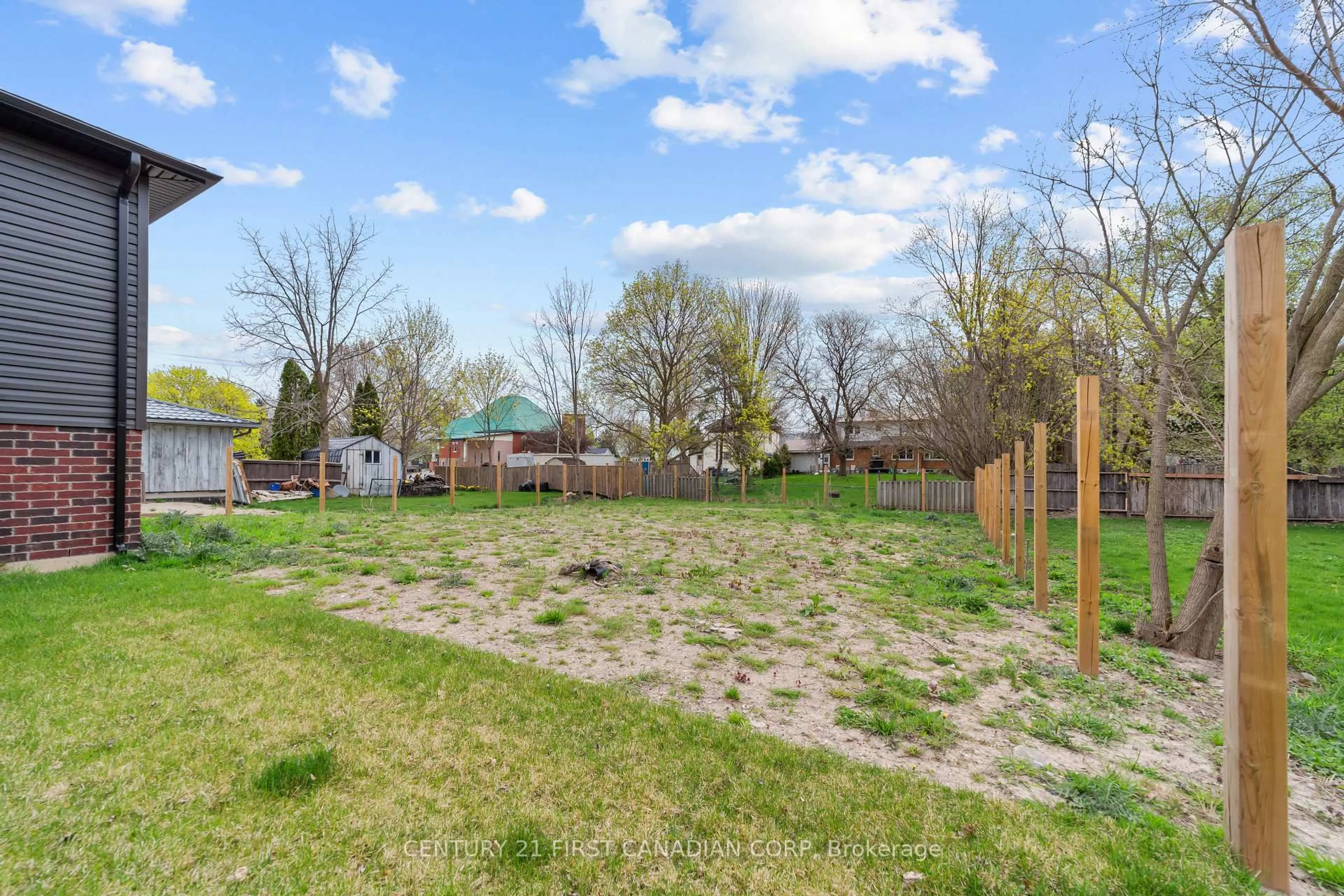 A pic from outside/outdoor area/front of a property/back of a property/a pic from drone, street for 134 King St, Lambton Shores Ontario N0M 2L0