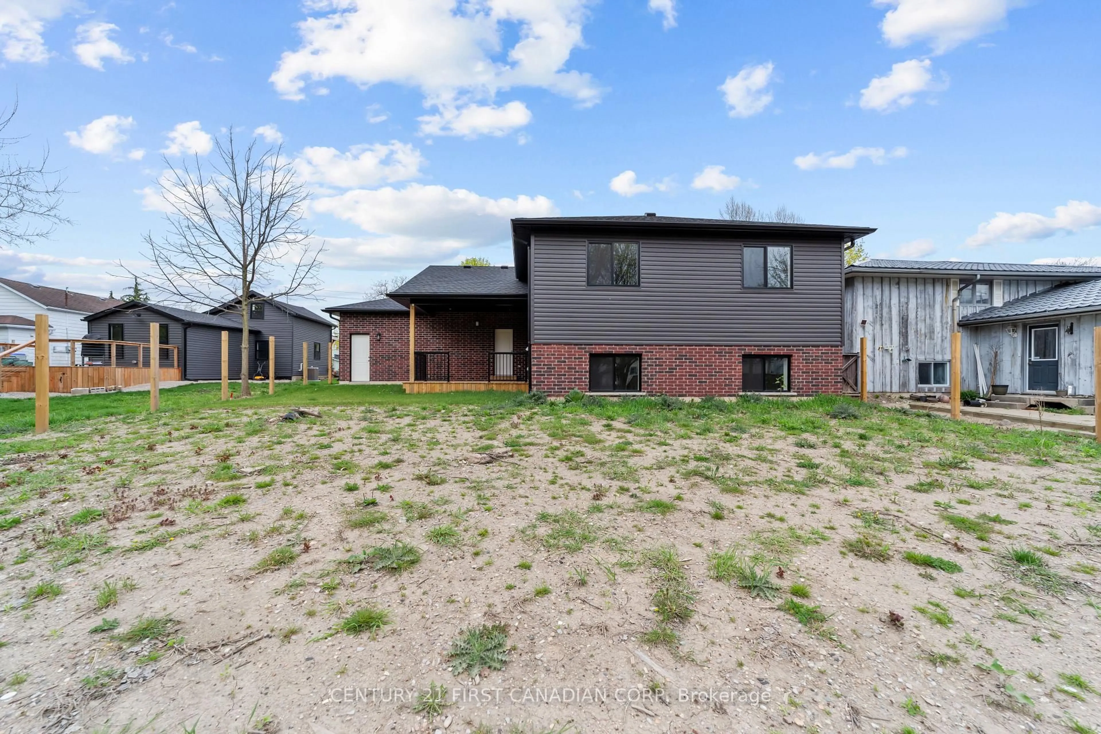A pic from outside/outdoor area/front of a property/back of a property/a pic from drone, unknown for 134 King St, Lambton Shores Ontario N0M 2L0