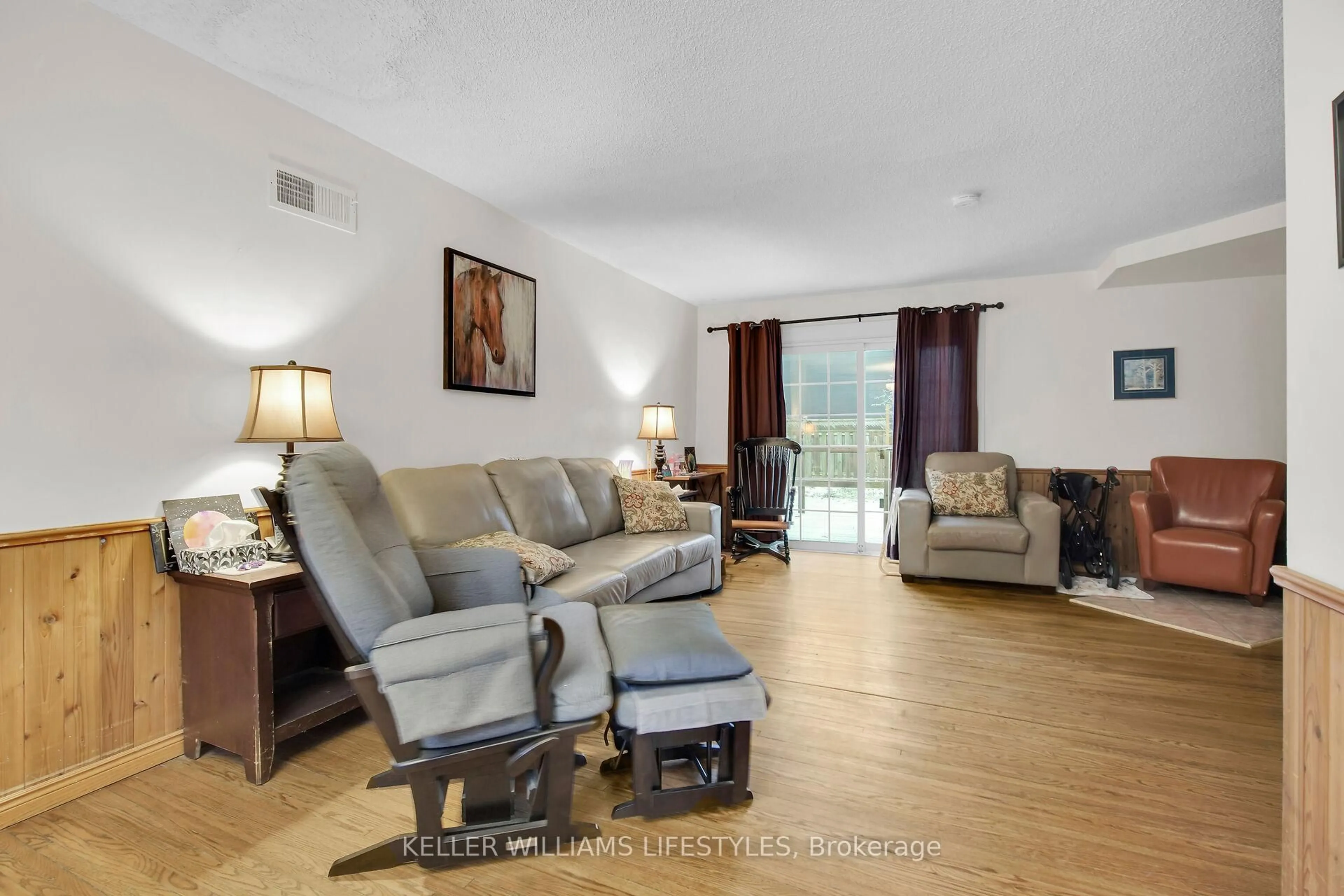 Living room with furniture, unknown for 578 Willowdale Ave, London North Ontario N5X 1J3