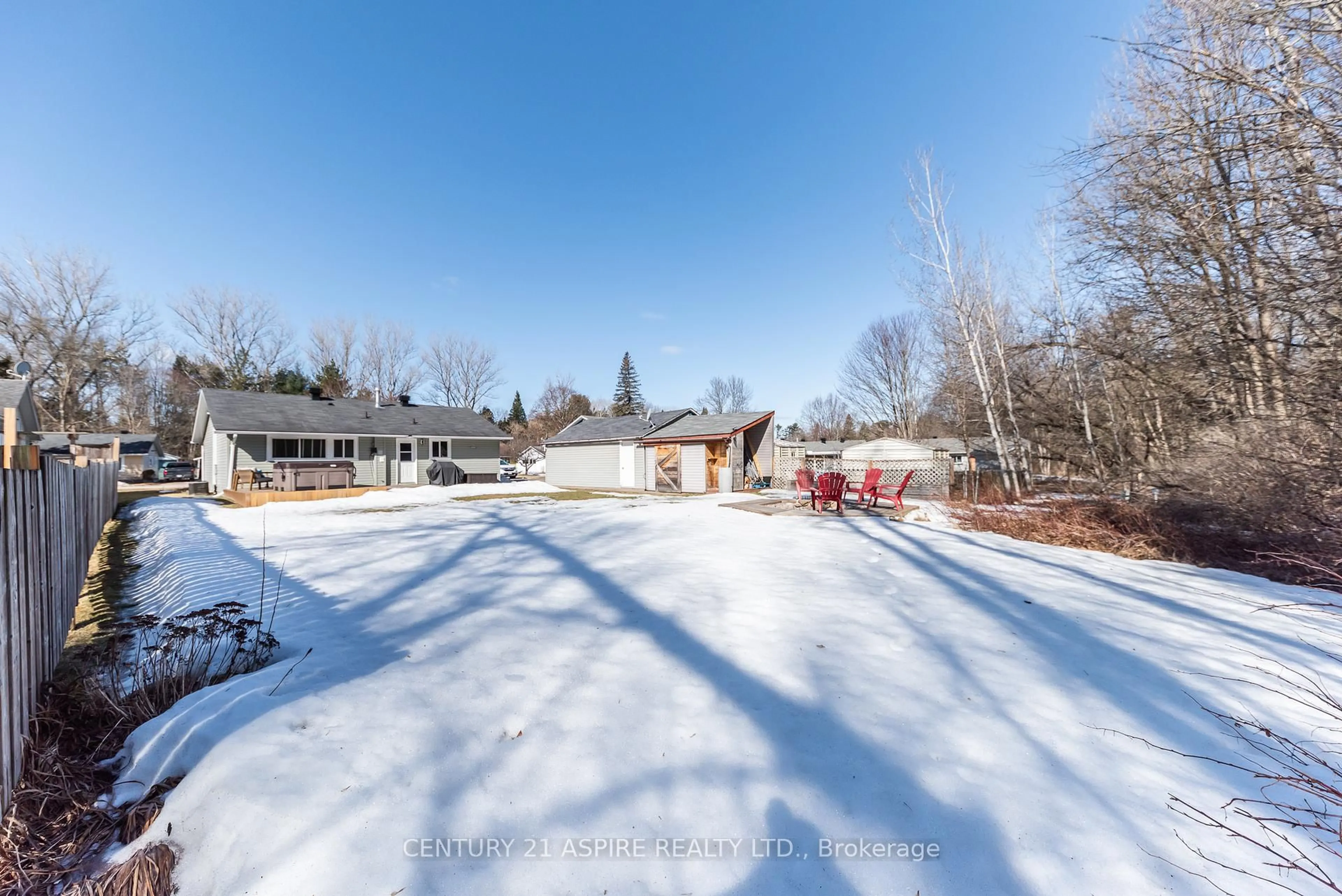 A pic from outside/outdoor area/front of a property/back of a property/a pic from drone, unknown for 51 Beach Ave, Deep River Ontario K0J 1P0
