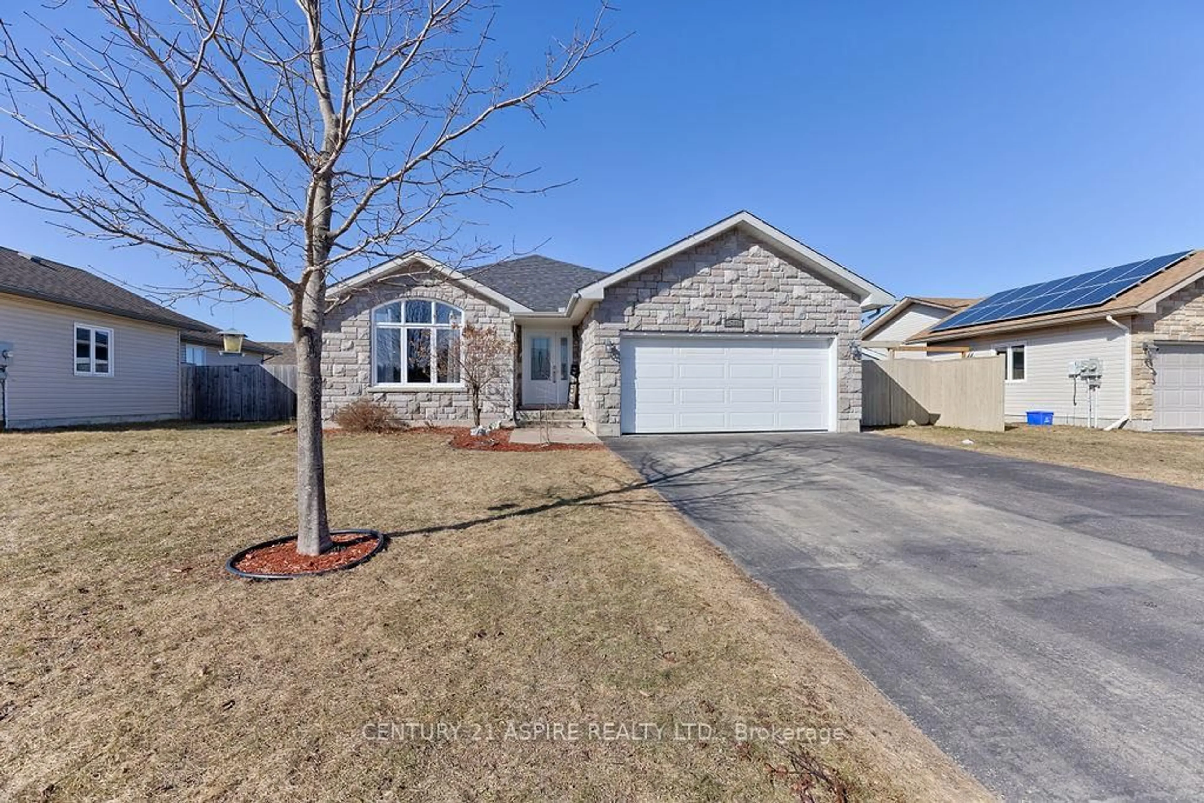 Home with brick exterior material, street for 533 Turning Stone Cres, Petawawa Ontario K8H 0B3