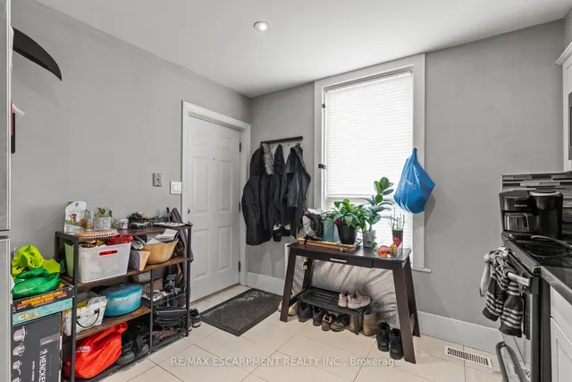 Additional property image - 181 West Ave