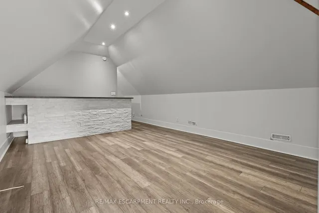 Additional property image - 181 West Ave