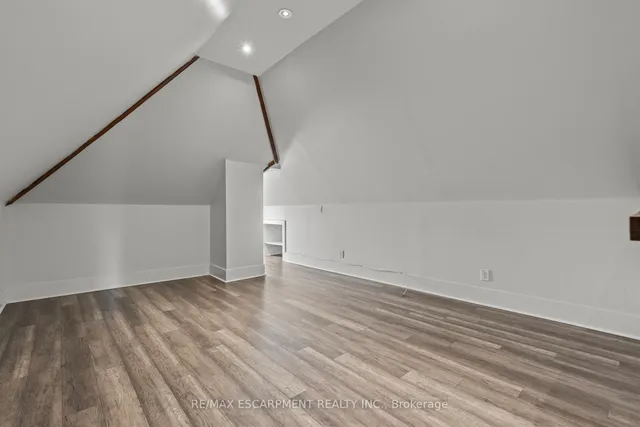 Additional property image - 181 West Ave