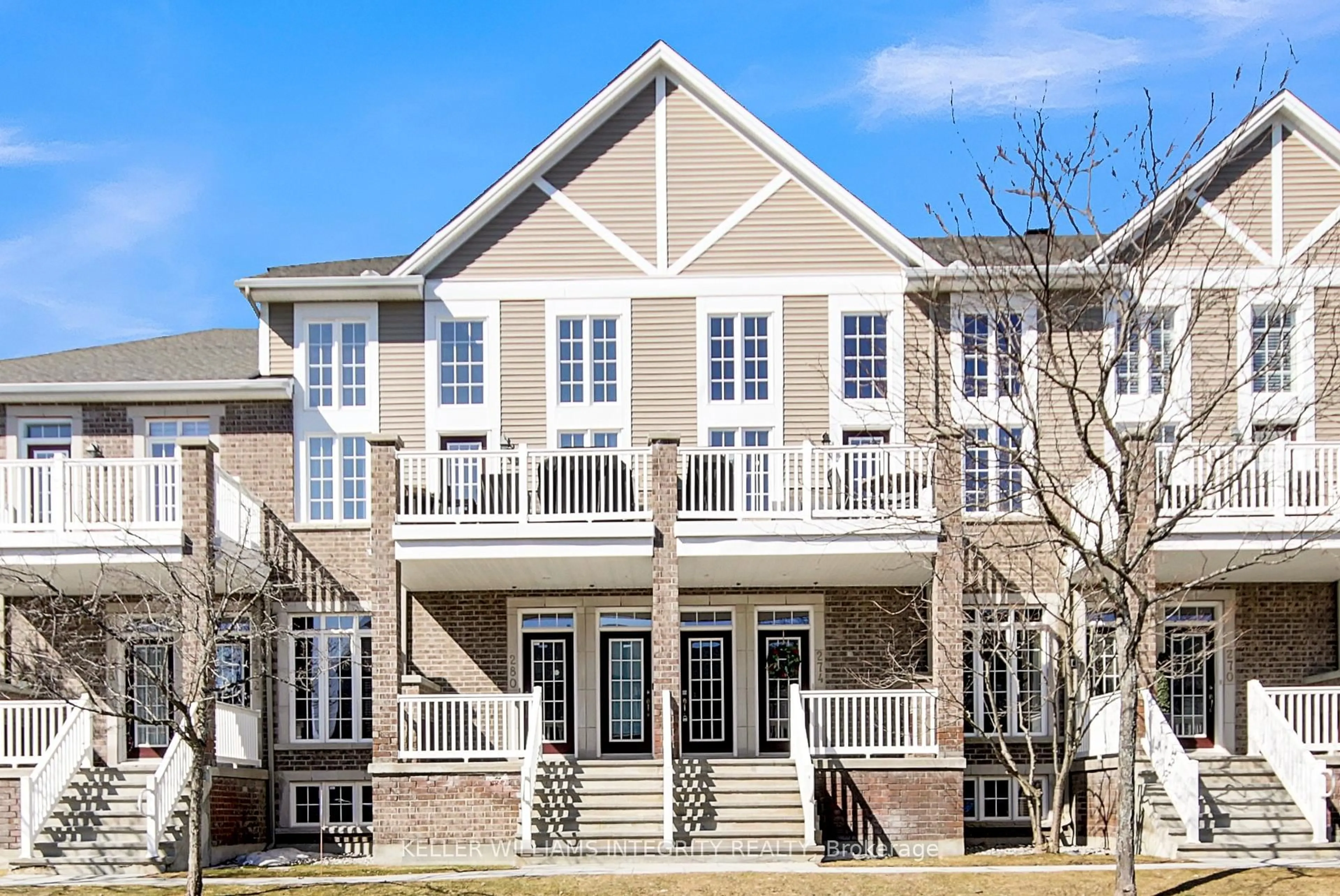 Home with vinyl exterior material, street for 276 Kinghaven Cres, Ottawa Ontario K2M 0C1