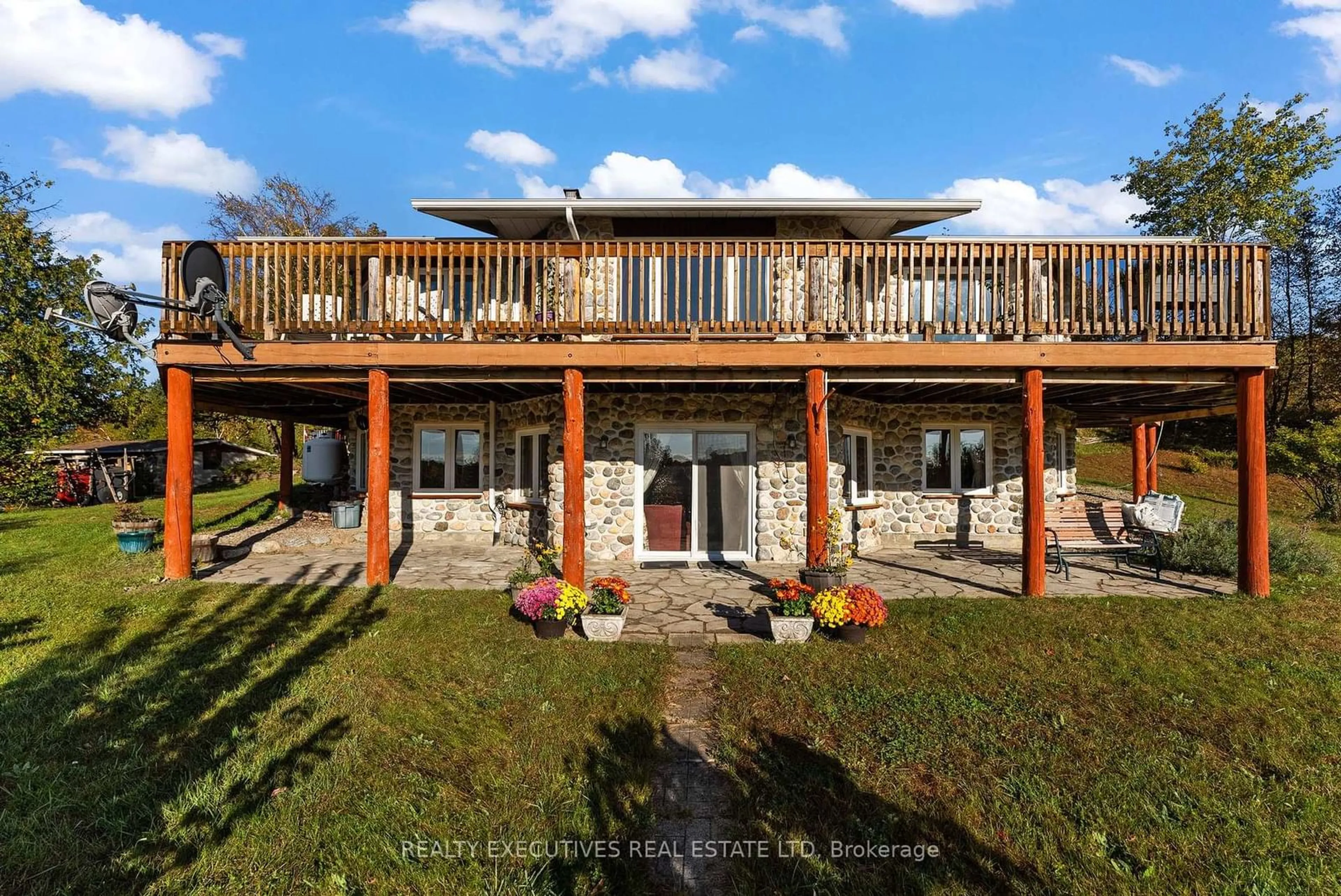 A pic from outside/outdoor area/front of a property/back of a property/a pic from drone, building for 1757 Bennett Lake Rd, Balderson Ontario K0G 1A0