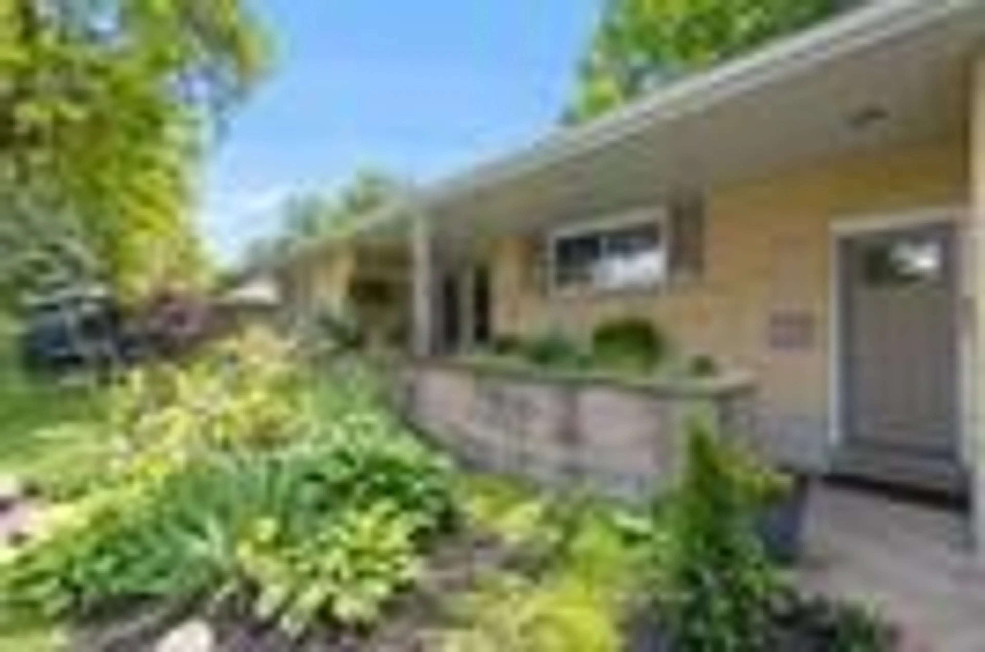 Unknown for 16 Fairview Blvd, Guelph Ontario N1G 1H4