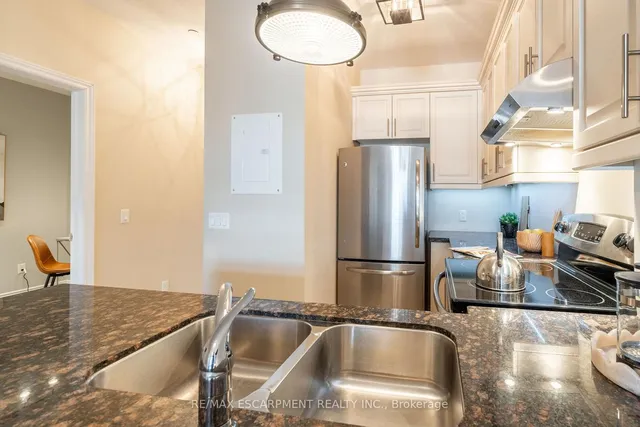 Additional property image - 95 Wilson St Unit 212