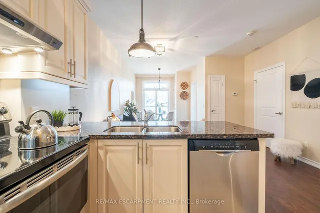 Additional property image - 95 Wilson St Unit 212