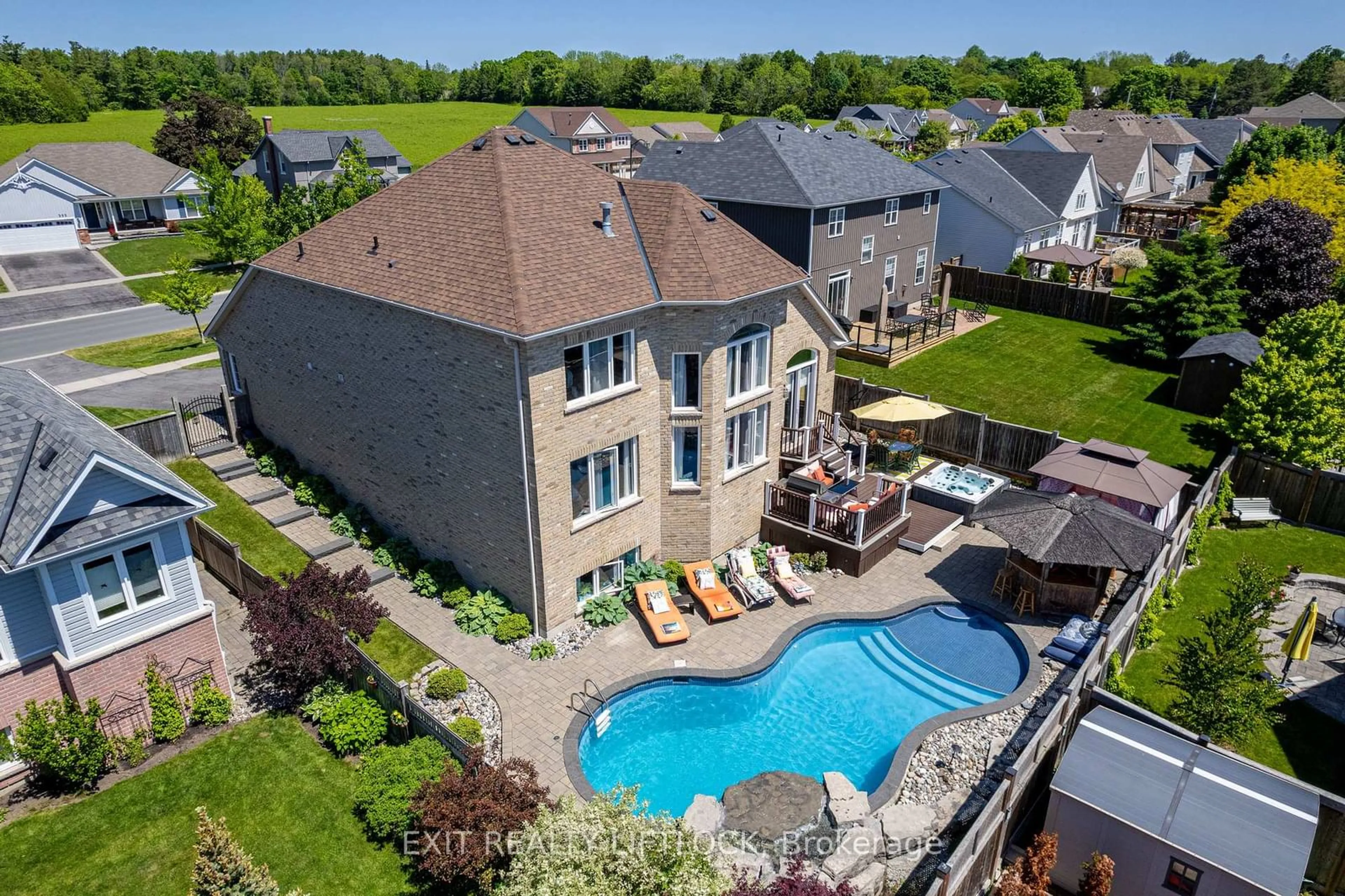 A pic from outside/outdoor area/front of a property/back of a property/a pic from drone, water/lake/river/ocean view for 399 Lakeshore Rd, Port Hope Ontario L1A 0A4