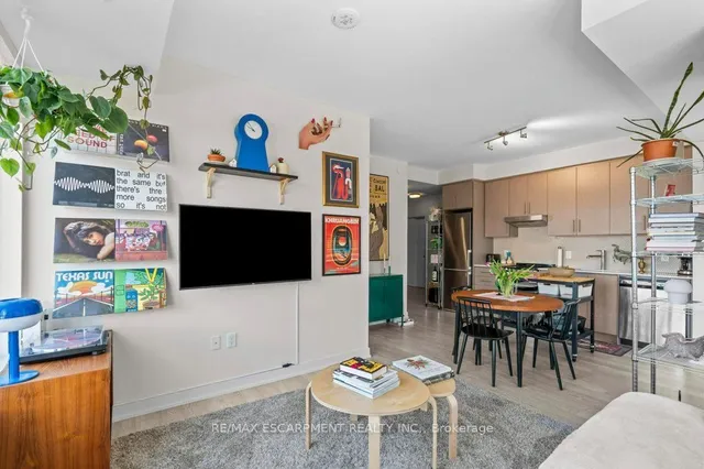 Additional property image - 212 King William St Unit 415