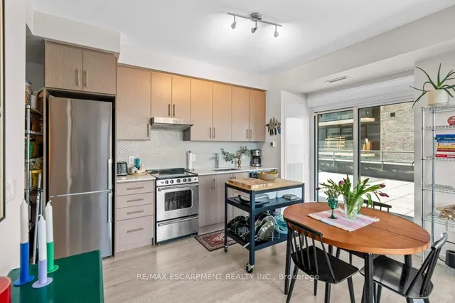 Additional property image - 212 King William St Unit 415