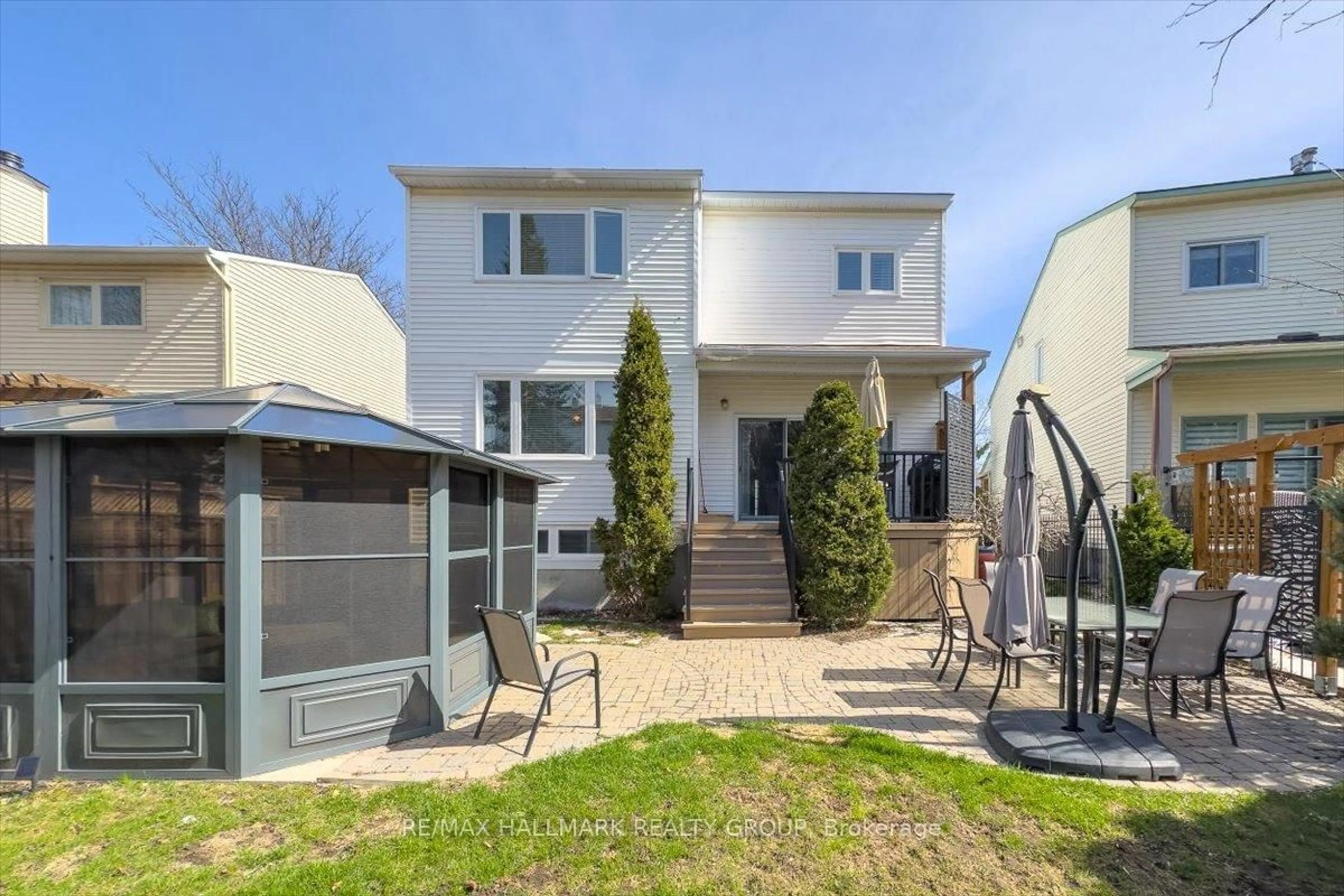 A pic from outside/outdoor area/front of a property/back of a property/a pic from drone, street for 12 Birkett St, Ottawa Ontario K2J 2V1