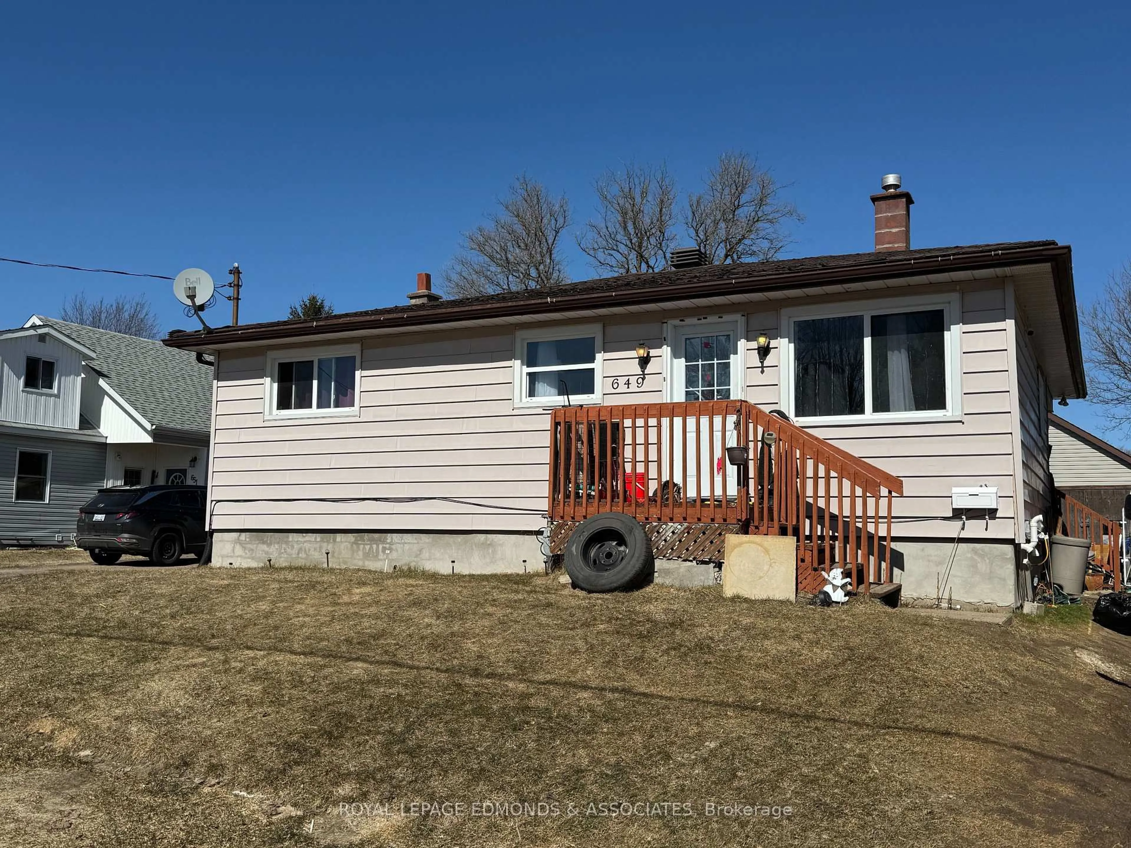 A pic from outside/outdoor area/front of a property/back of a property/a pic from drone, street for 649 Roy St, Pembroke Ontario K8A 6S4