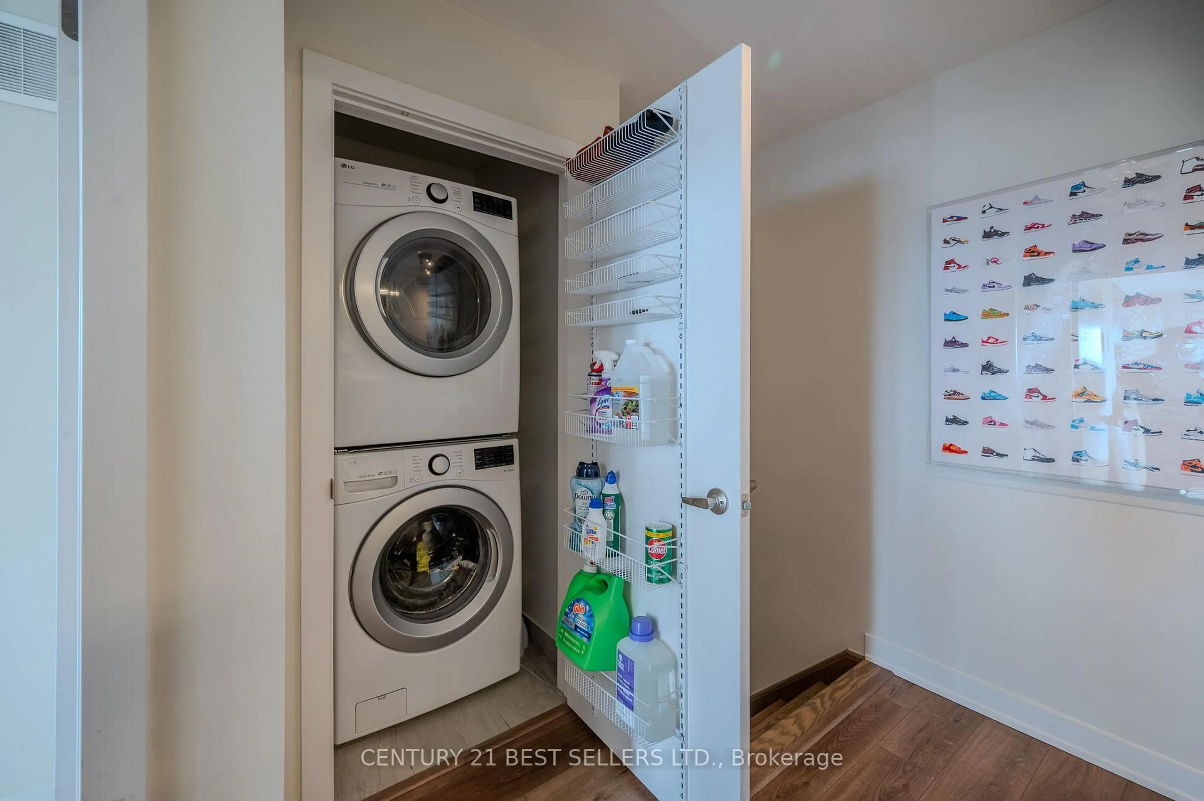 Laundry room for 590 North Service Rd #66, Hamilton Ontario L8E 0K5