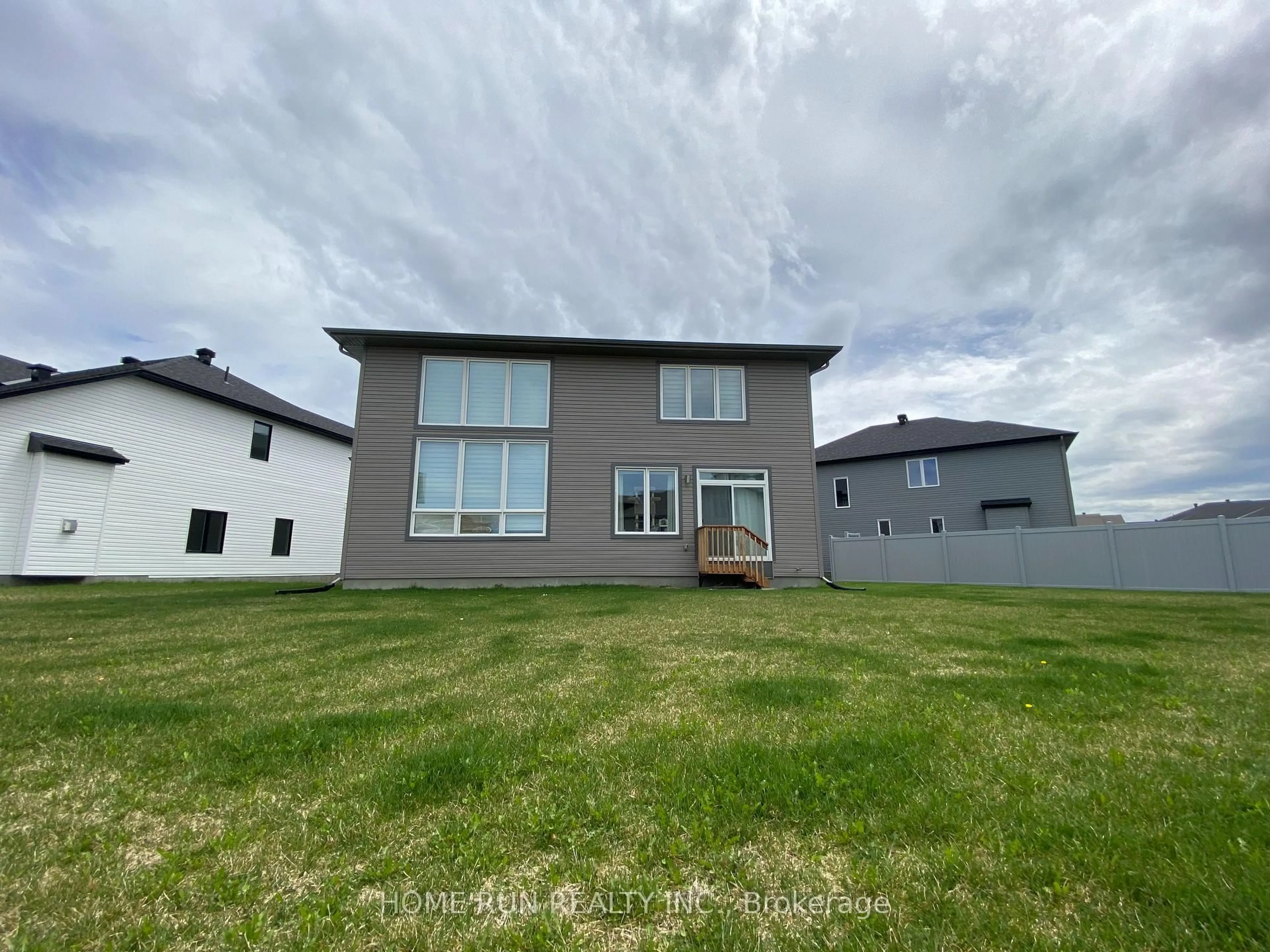 A pic from outside/outdoor area/front of a property/back of a property/a pic from drone, water/lake/river/ocean view for 408 Gidran Circ, Ottawa Ontario K2V 0P5