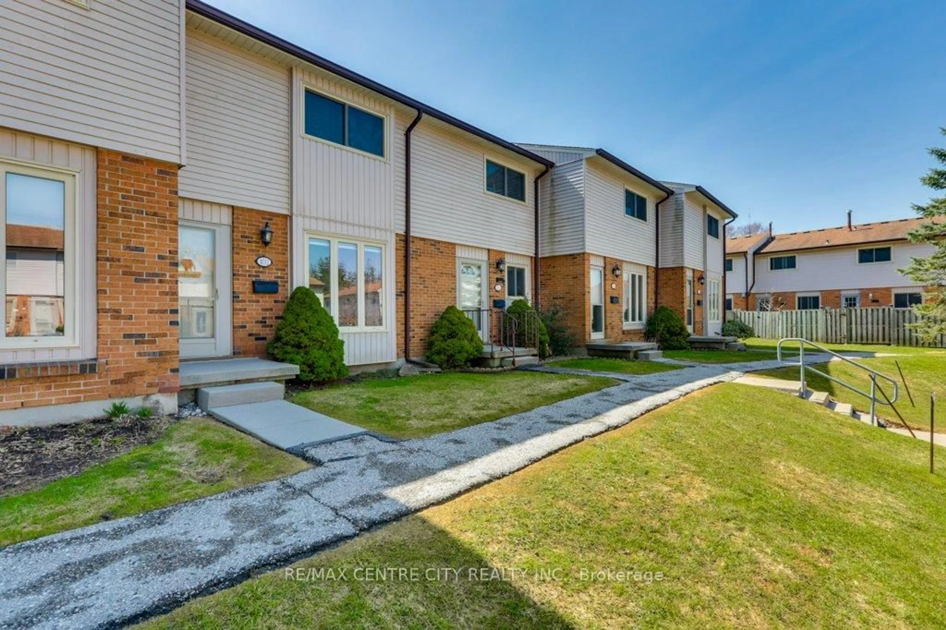 Unknown for 1328 Commissioners Rd #100, London South Ontario N6K 2Y6