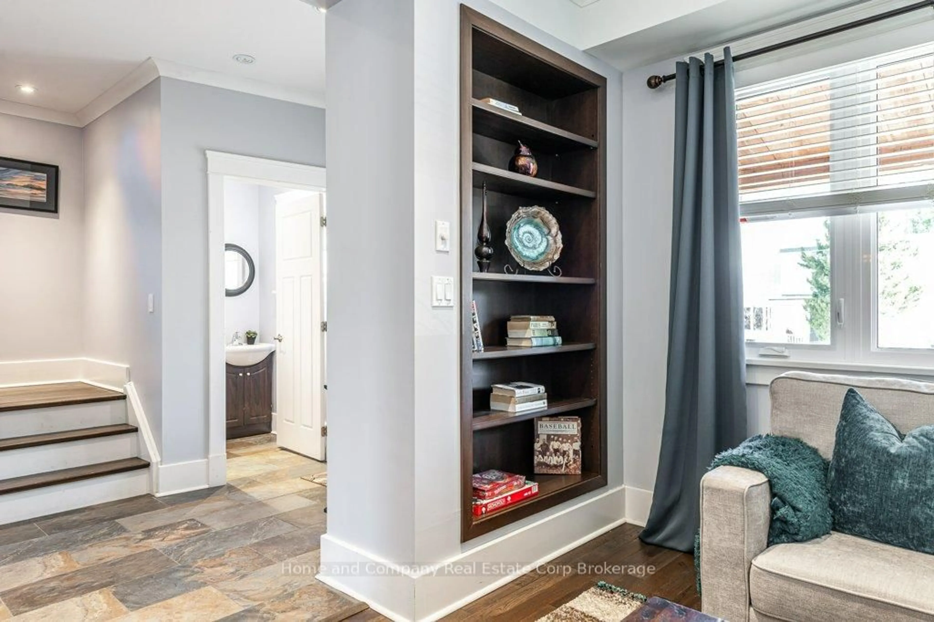 Indoor entryway for 11 Daly Ave, Stratford Ontario N5A 1B7