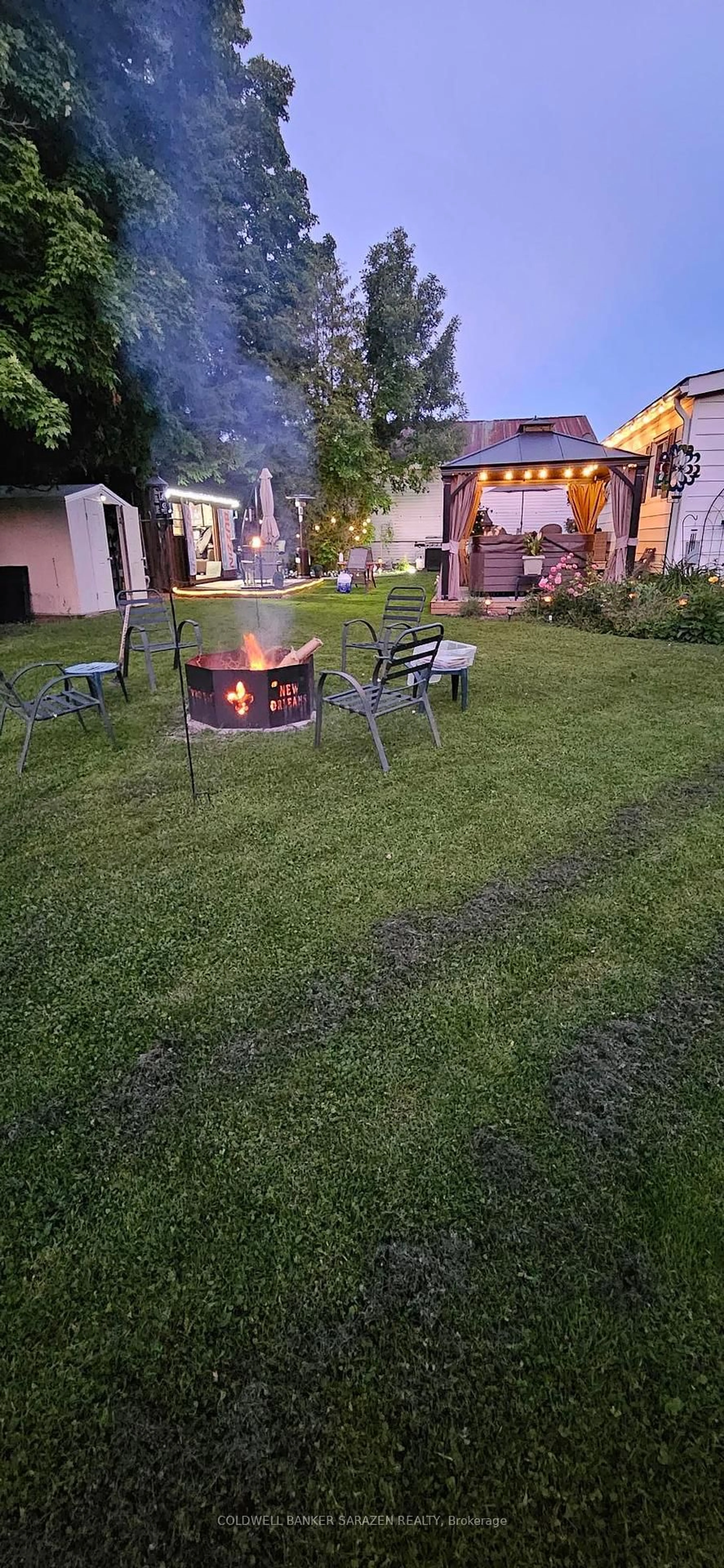 Patio, mountain view for 836 Munro Dr, Arnprior Ontario K7S 3G8