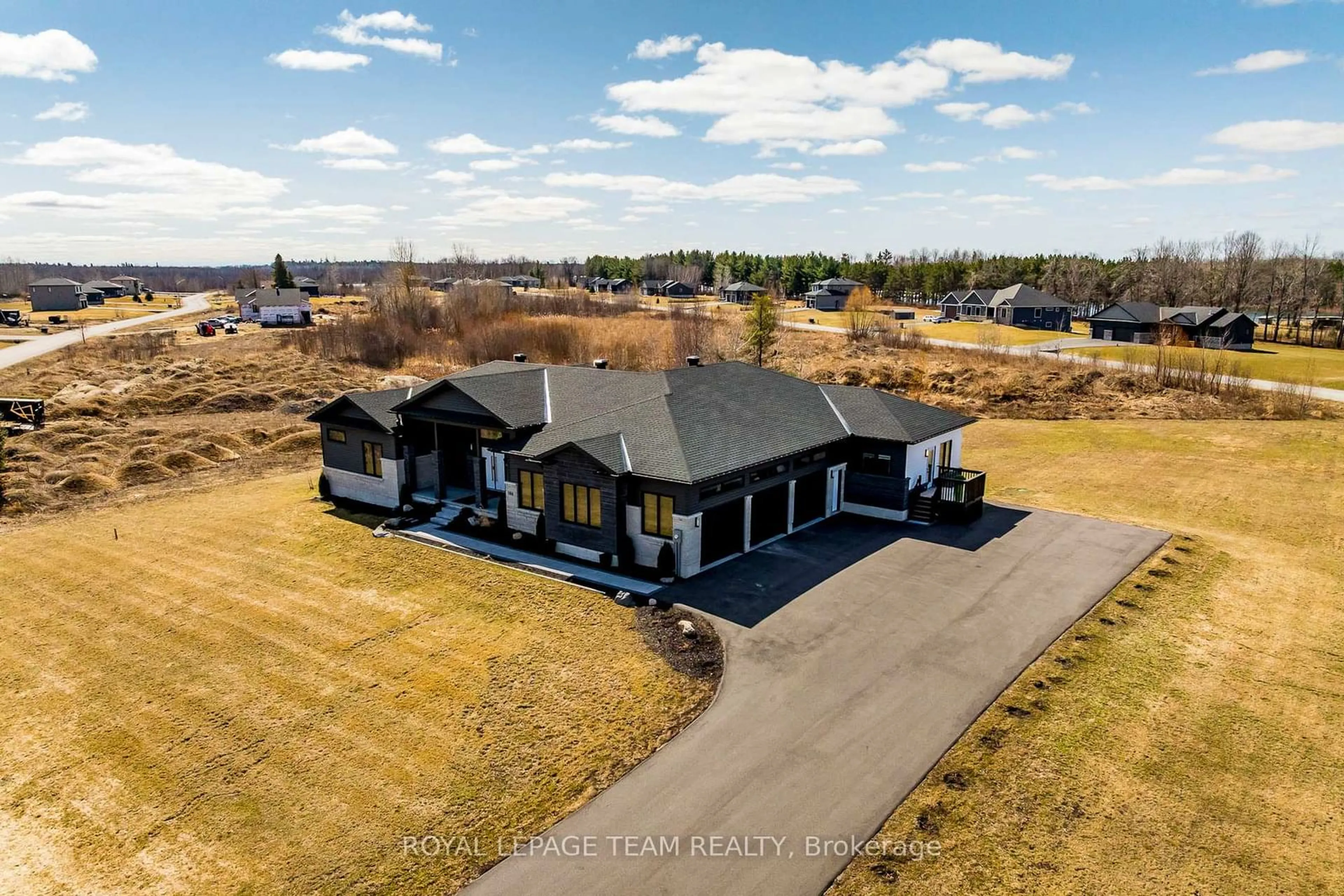 A pic from outside/outdoor area/front of a property/back of a property/a pic from drone, unknown for 105 Maplestone Dr, North Grenville Ontario K0G 1J0