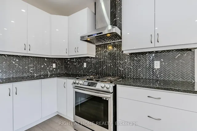 Additional image 10 of 154 HiStand Tr