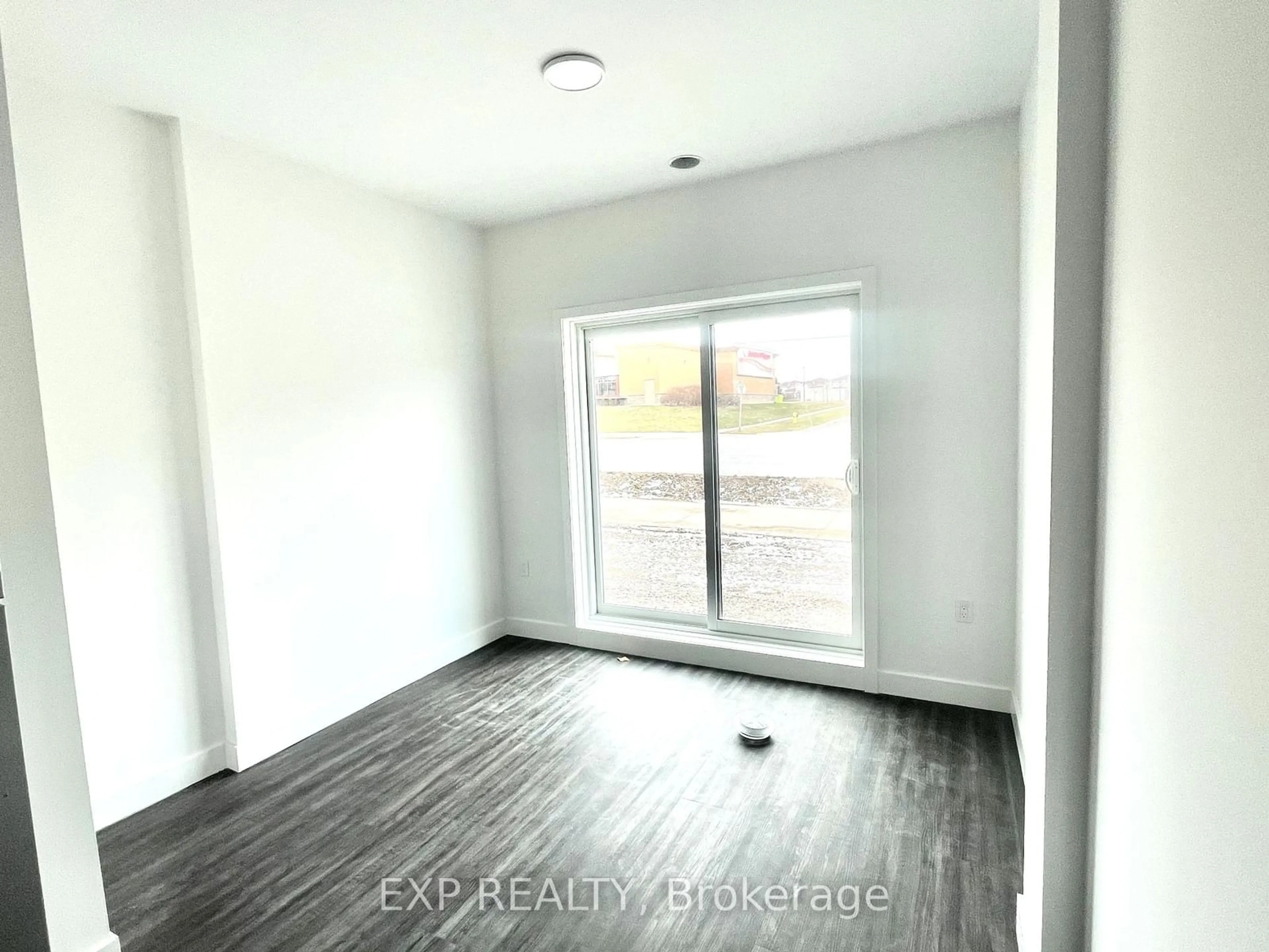 A pic of a room for 408 Dundas St #105, Cambridge Ontario N1R 8H7
